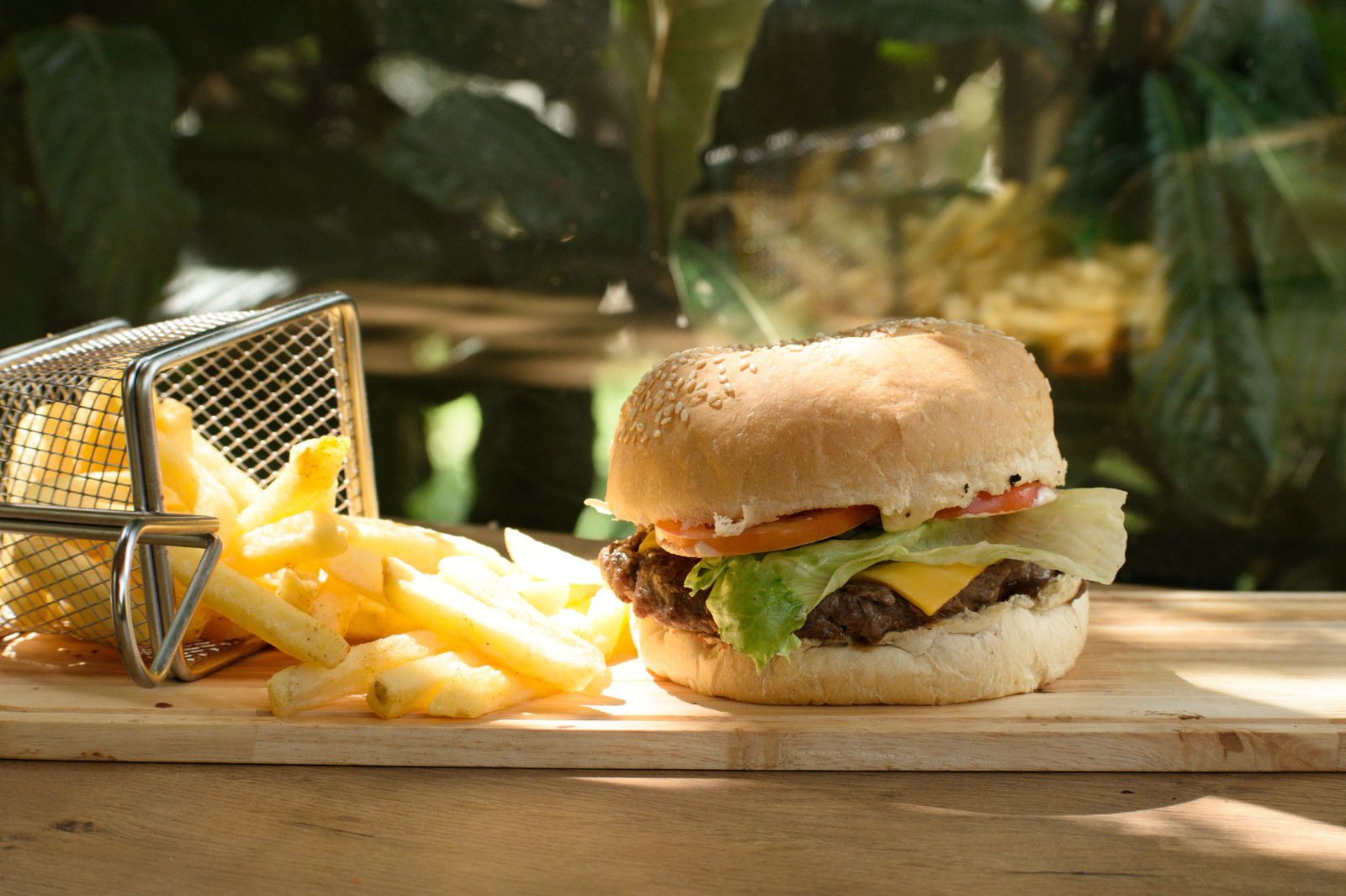 Burger Special (2 Burgers + Chips)